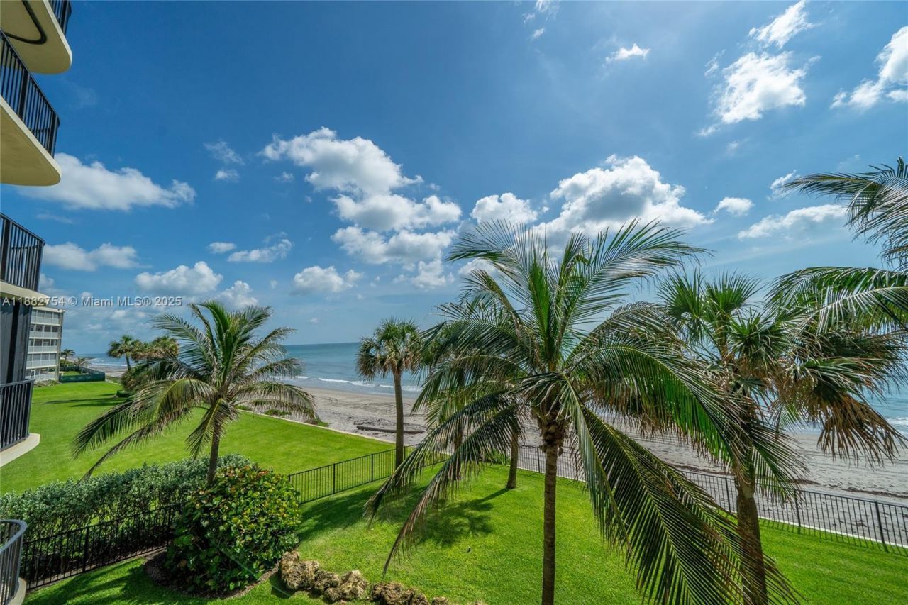 200 Beach Rd, Unit 202, Tequesta, FL 33469 Photo