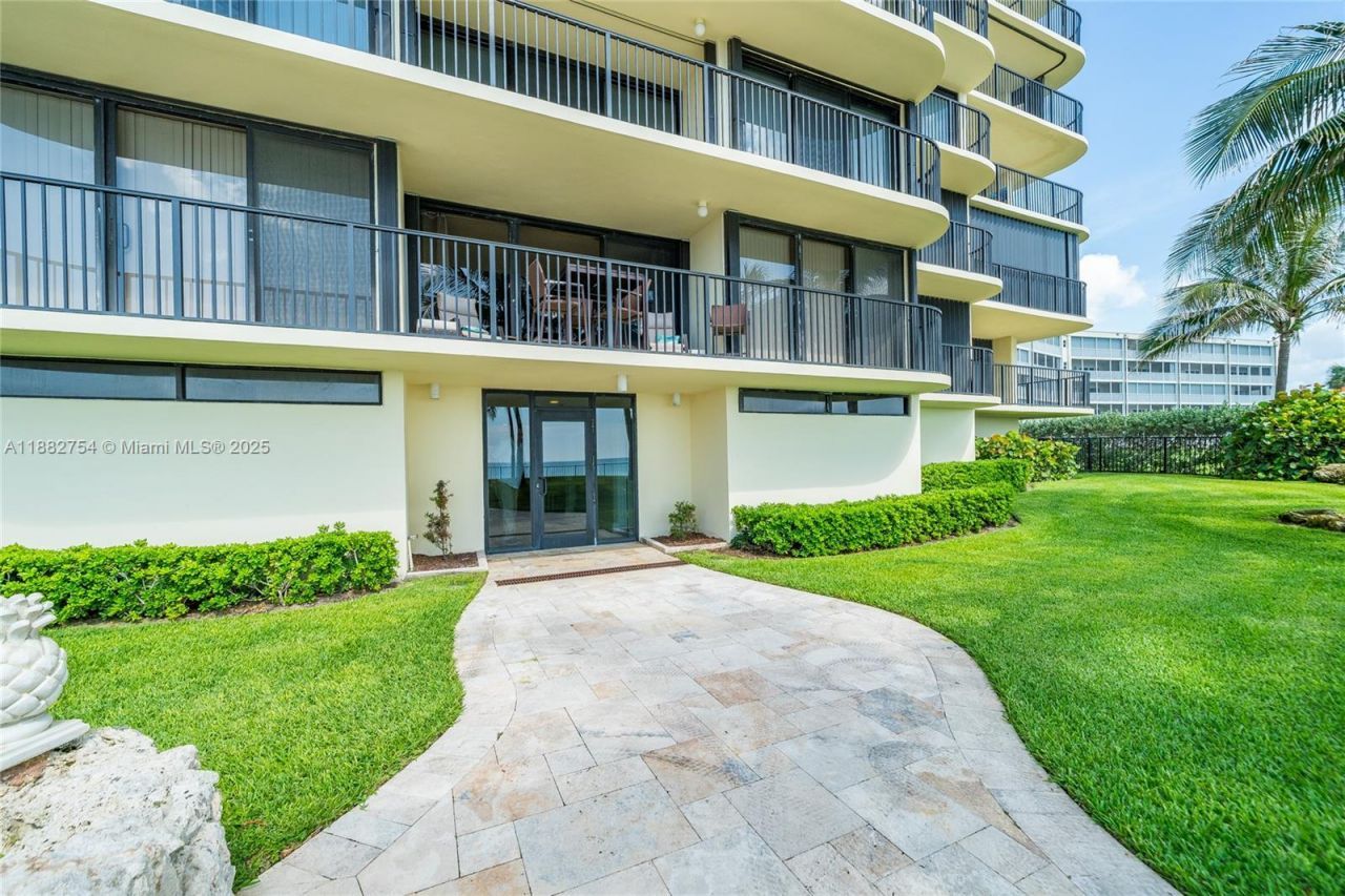 200 Beach Rd, Unit 202, Tequesta, FL 33469 Photo