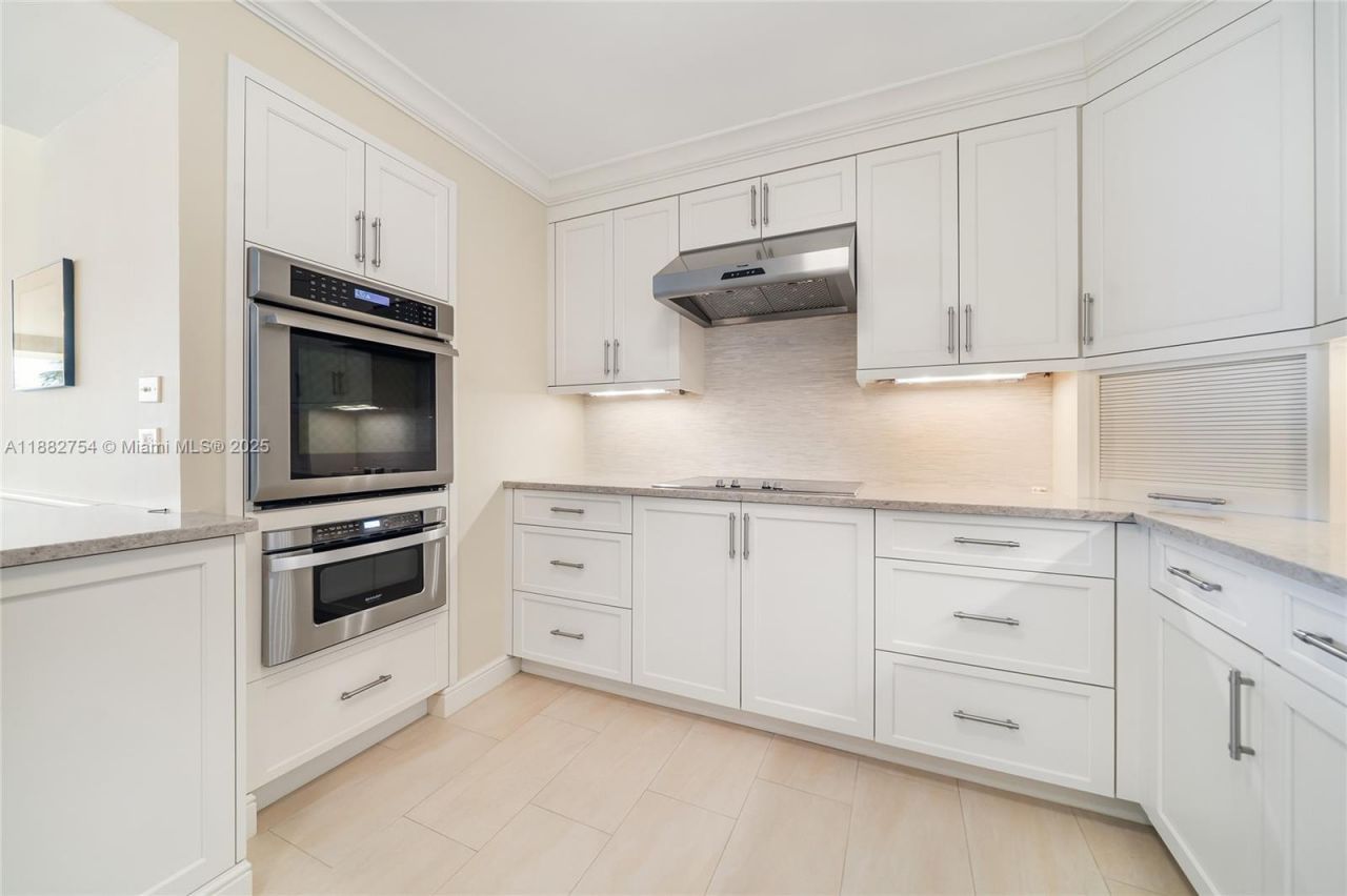 200 Beach Rd, Unit 202, Tequesta, FL 33469 Photo