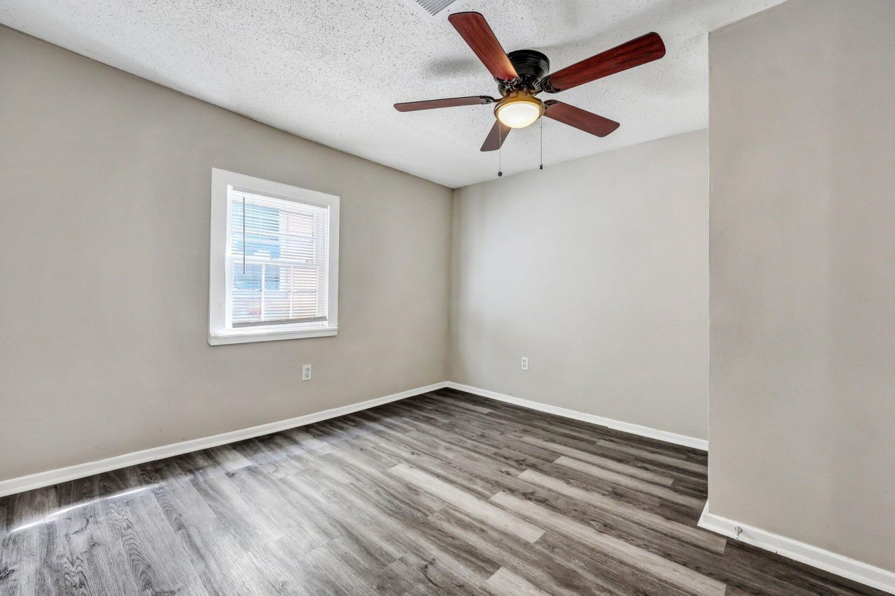 2016 Echo Avenue Photo 22