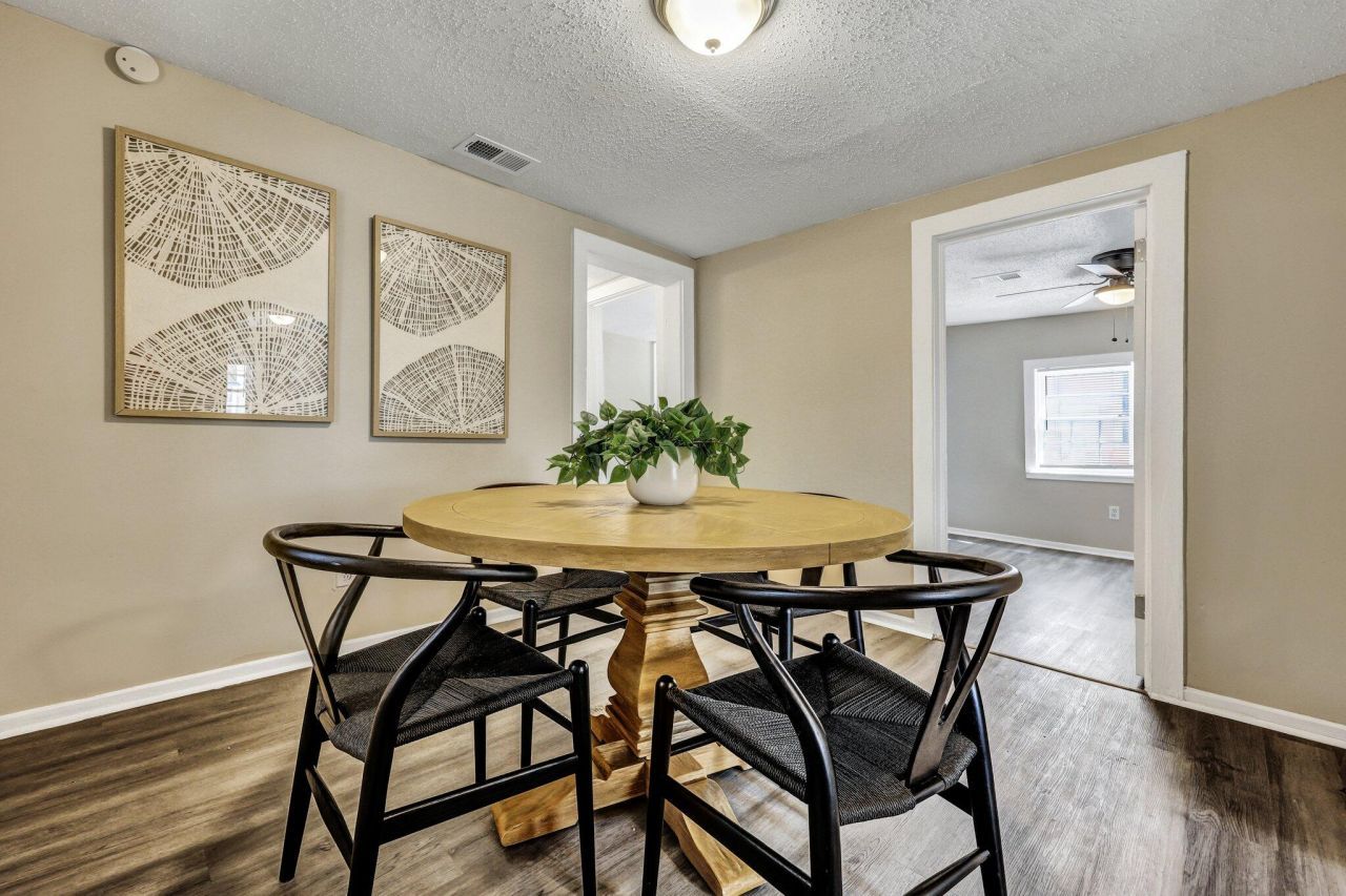 2016 Echo Avenue Photo 8