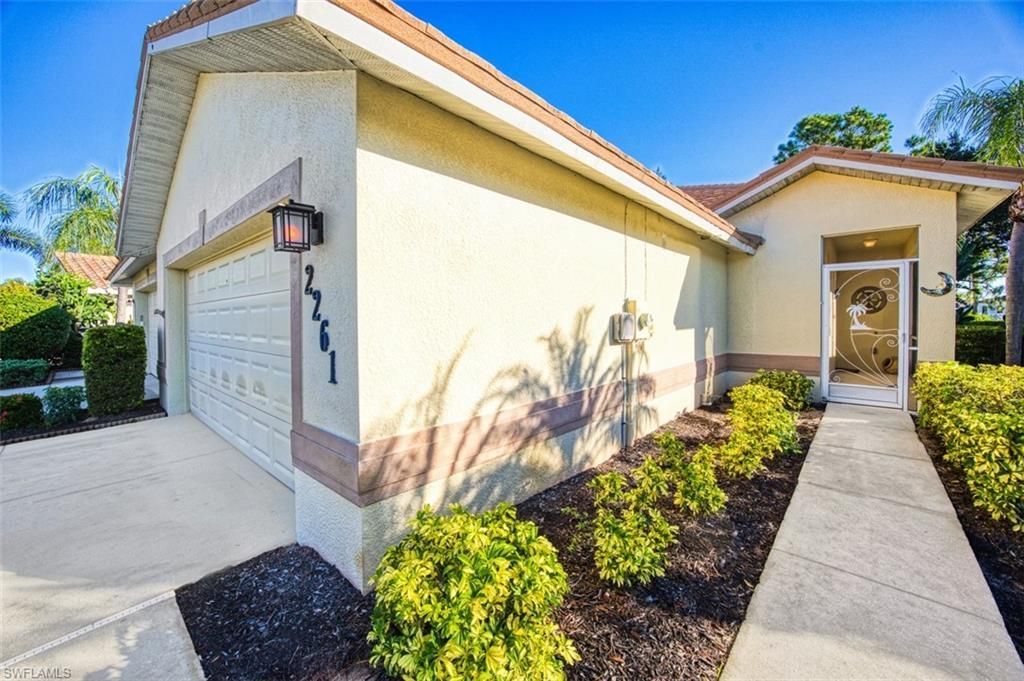 2261 Carnaby Ct, Lehigh Acres, FL 33973 Photo