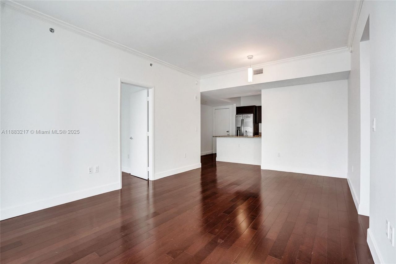 950 Brickell Bay Dr, Unit 1704, Miami, FL 33131 Photo