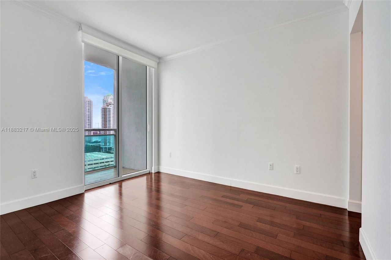 950 Brickell Bay Dr, Unit 1704, Miami, FL 33131 Photo