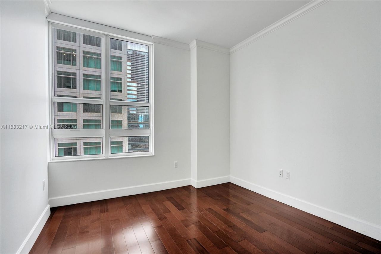 950 Brickell Bay Dr, Unit 1704, Miami, FL 33131 Photo