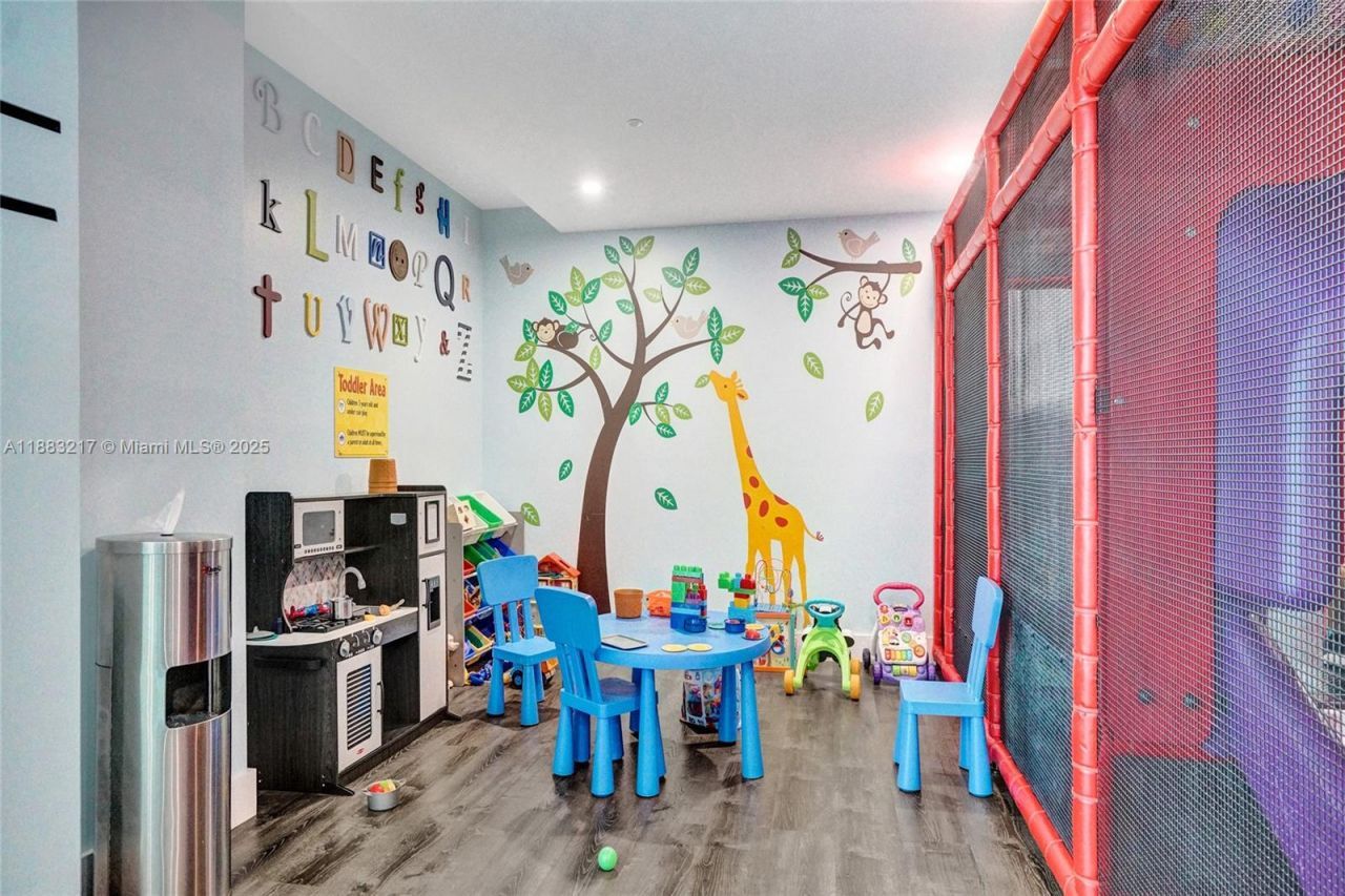 950 Brickell Bay Dr, Unit 1704, Miami, FL 33131 Photo