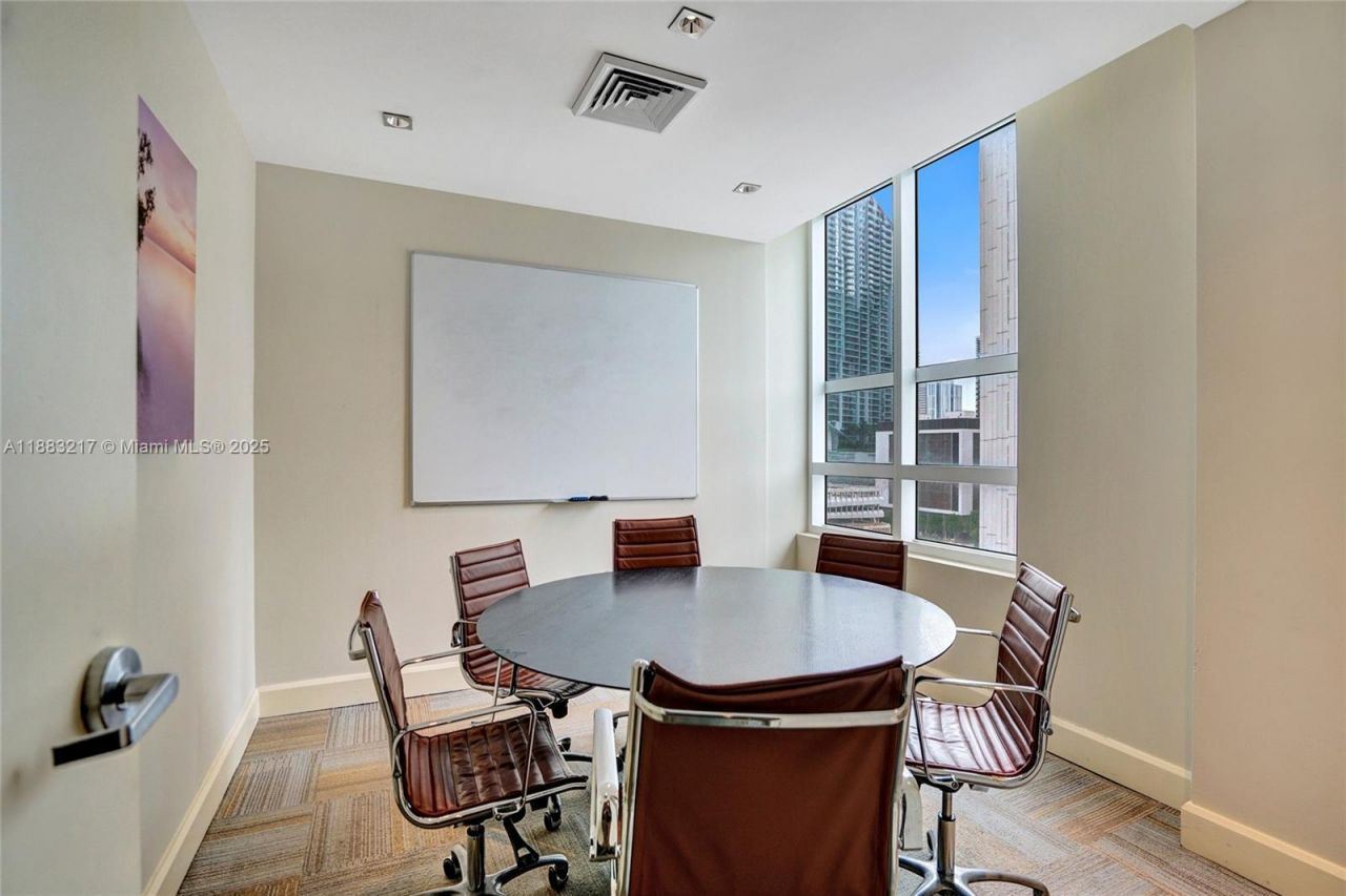 950 Brickell Bay Dr, Unit 1704, Miami, FL 33131 Photo