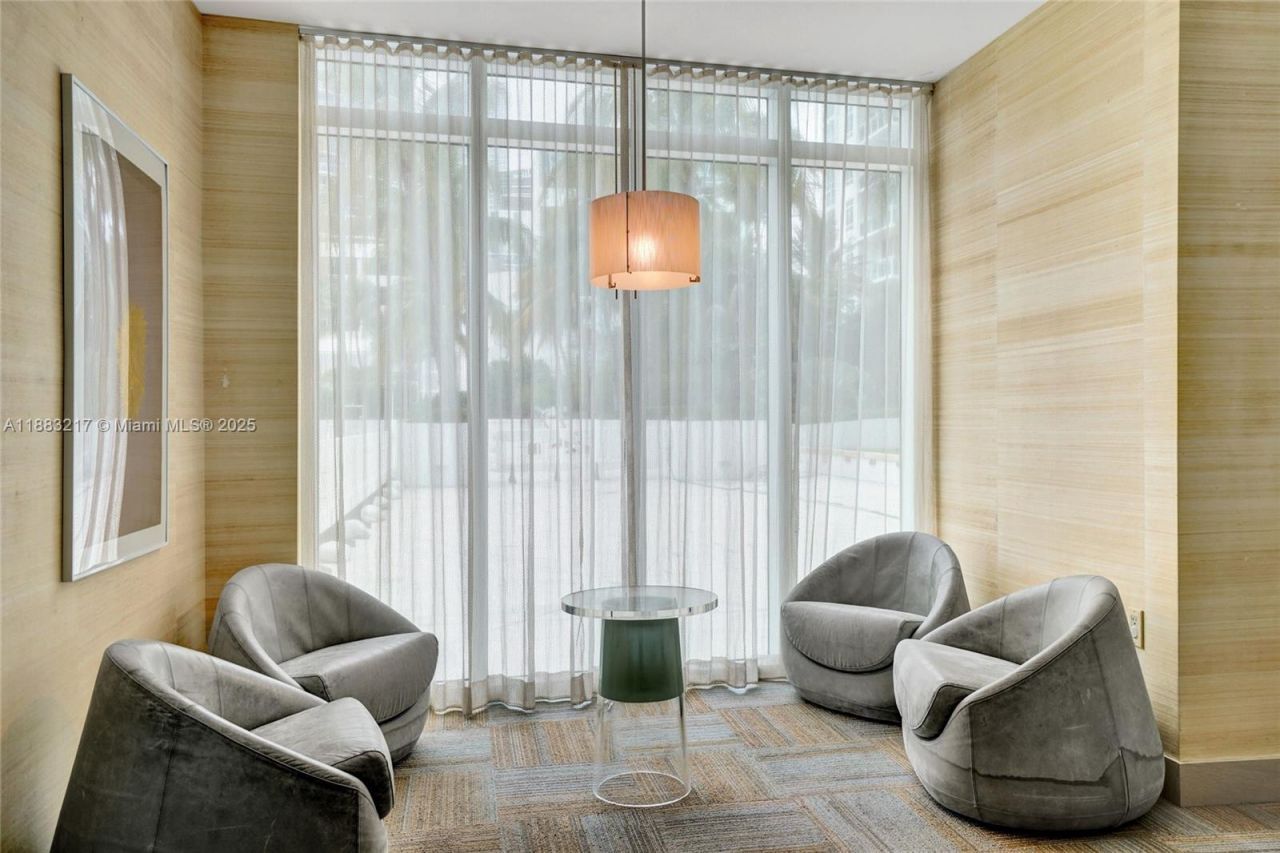 950 Brickell Bay Dr, Unit 1704, Miami, FL 33131 Photo