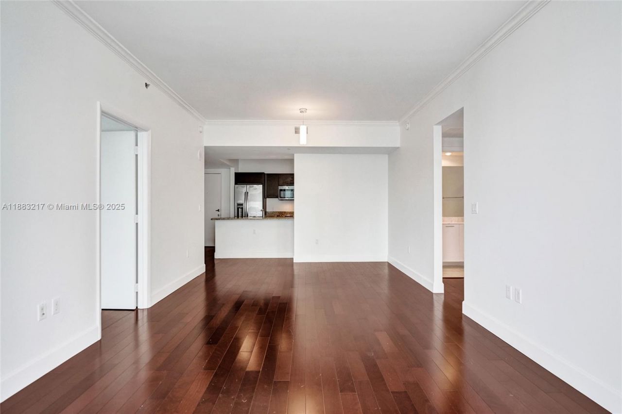 950 Brickell Bay Dr, Unit 1704, Miami, FL 33131 Photo