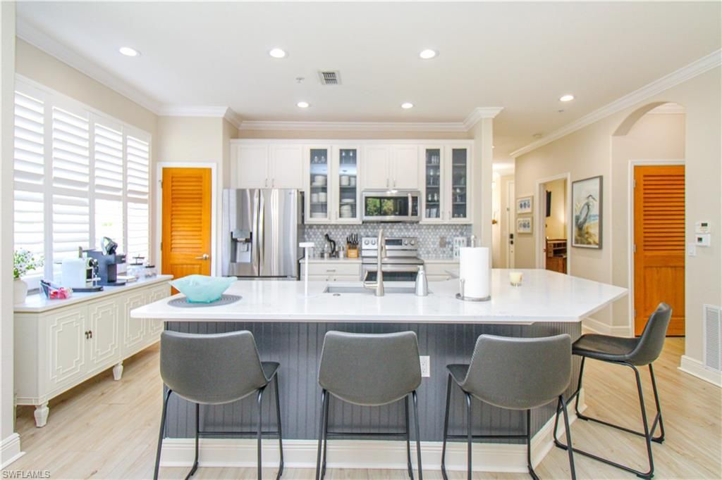4853 Hampshire Ct, Unit 107, Naples, FL 34112 Photo