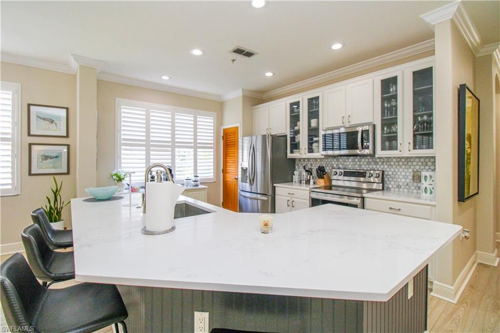 4853 Hampshire Ct, Unit 107, Naples, FL 34112 Photo