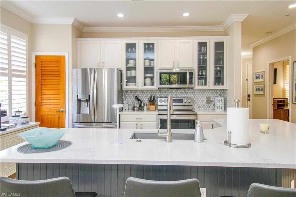 4853 Hampshire Ct, Unit 107, Naples, FL 34112 Photo