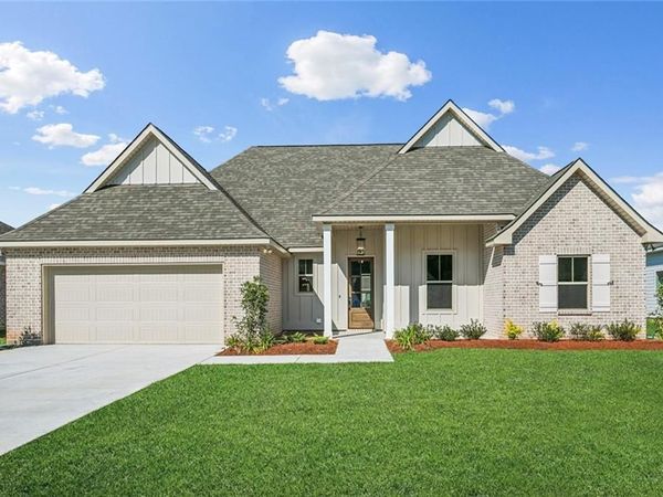 72665 ROBINDALE Drive, Covington, LA 70435