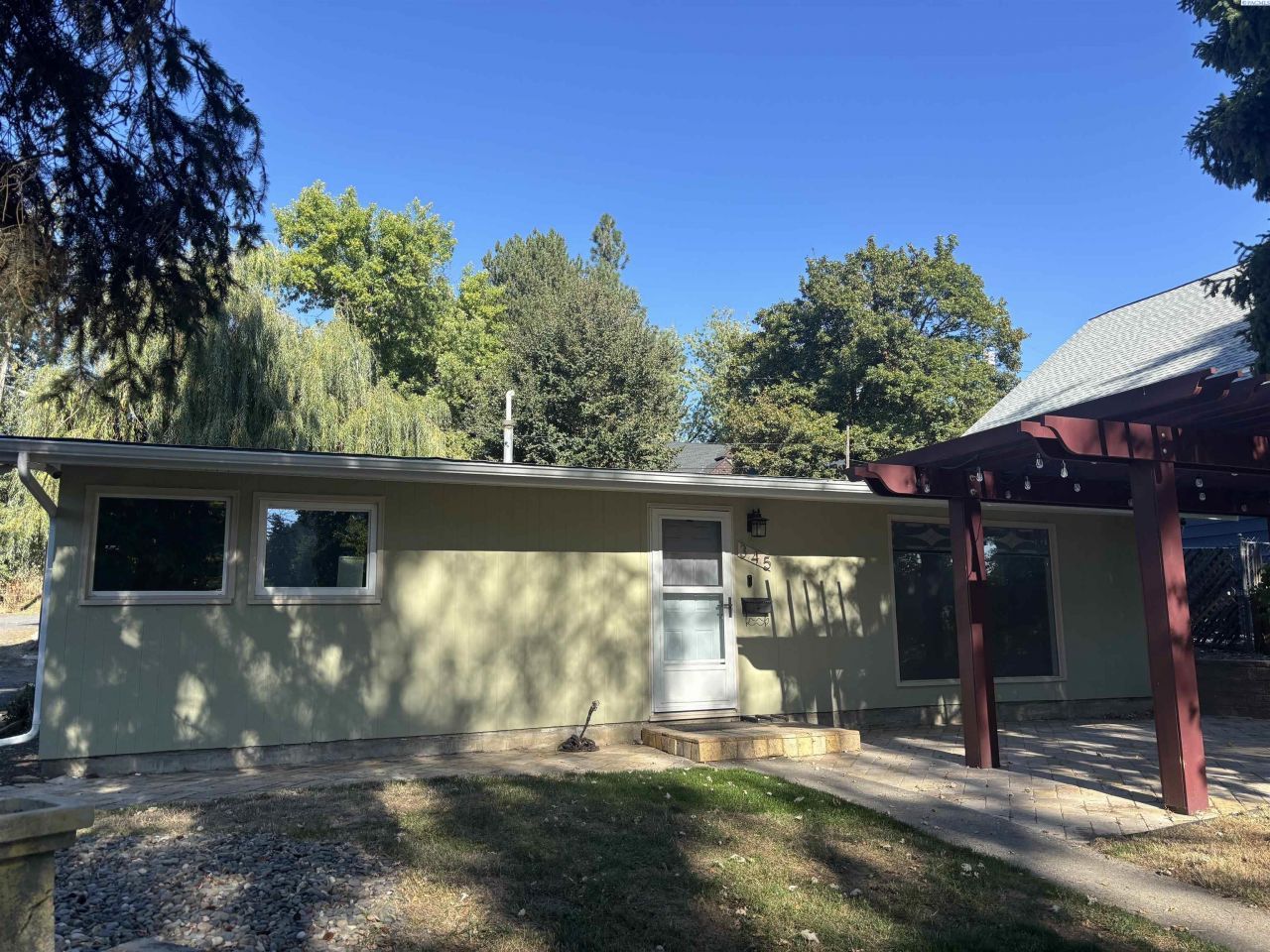 345 SW State St, Pullman, WA 99163 Main Photo