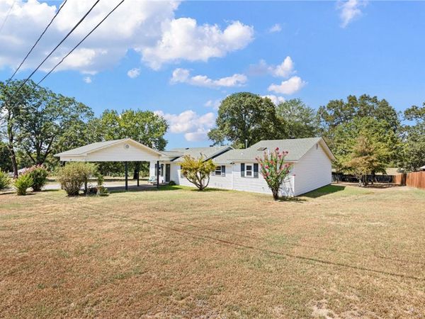 1207 E Rock Street, Morrilton, AR 72110