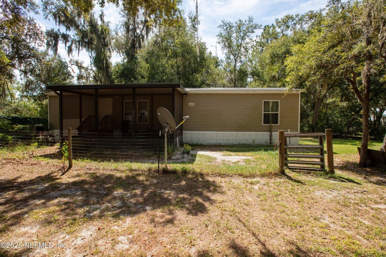 100 Little Star Road, Hawthorne, FL 32640 Photo