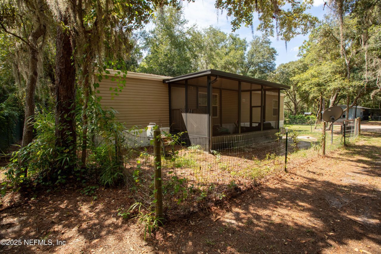 100 Little Star Road, Hawthorne, FL 32640 Photo