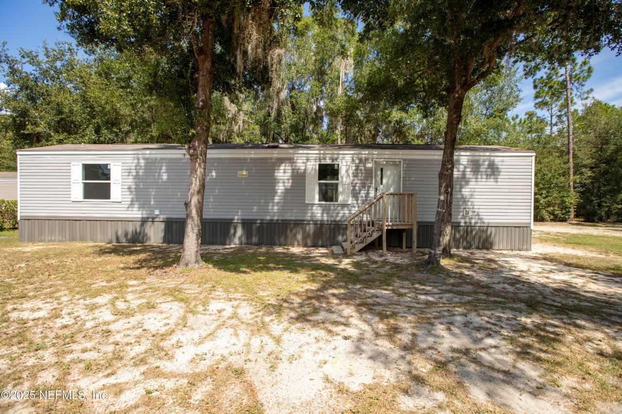 100 Little Star Road, Hawthorne, FL 32640 Photo
