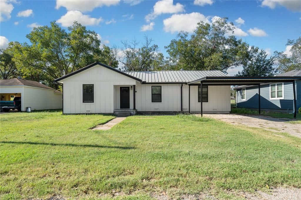 206 E Avenue G, Valley Mills, TX 76689 Main Photo