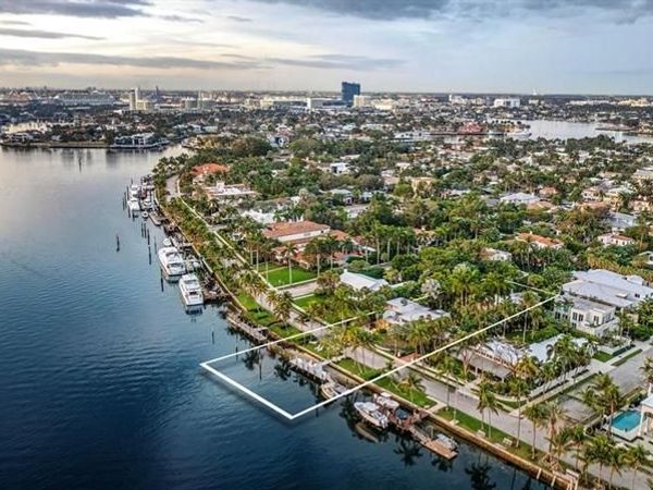 615 Idlewyld Drive, Fort Lauderdale, FL 33301