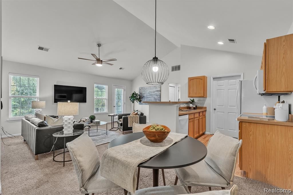 592 Olde English Circle, Howell, MI 48855 Main Photo