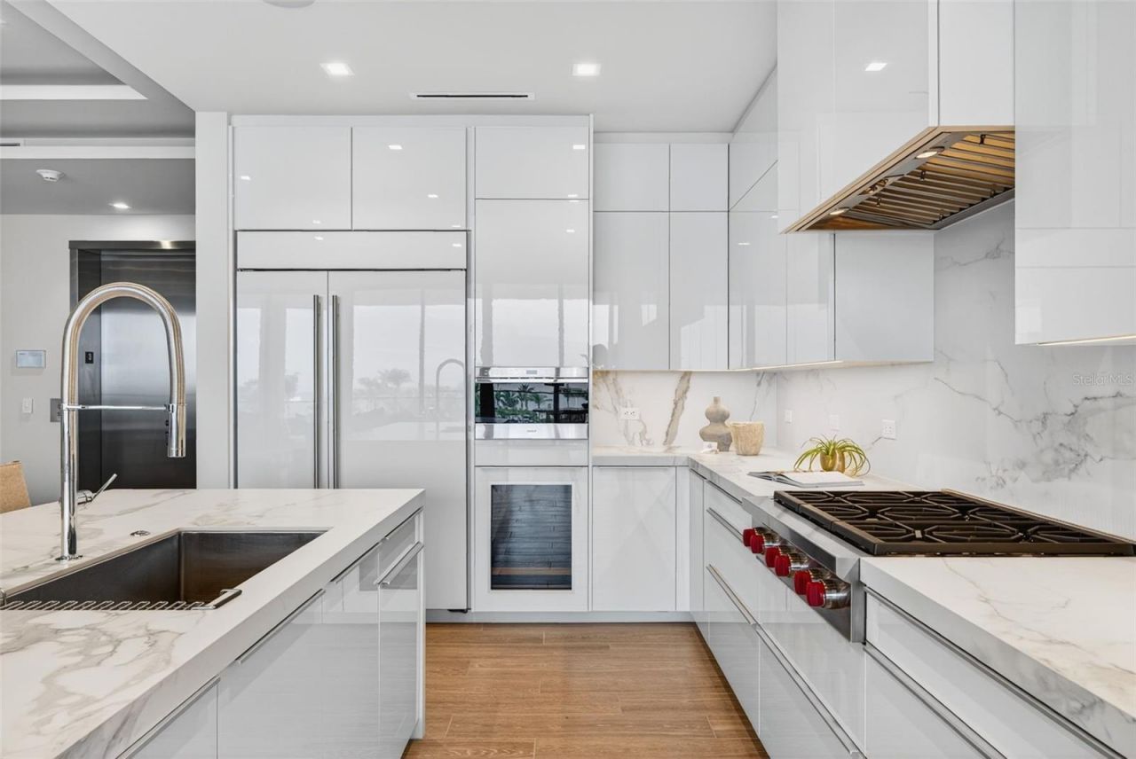 1591 Gulf Of Mexico Drive, Unit 314, Longboat Key, FL 34228 Photo