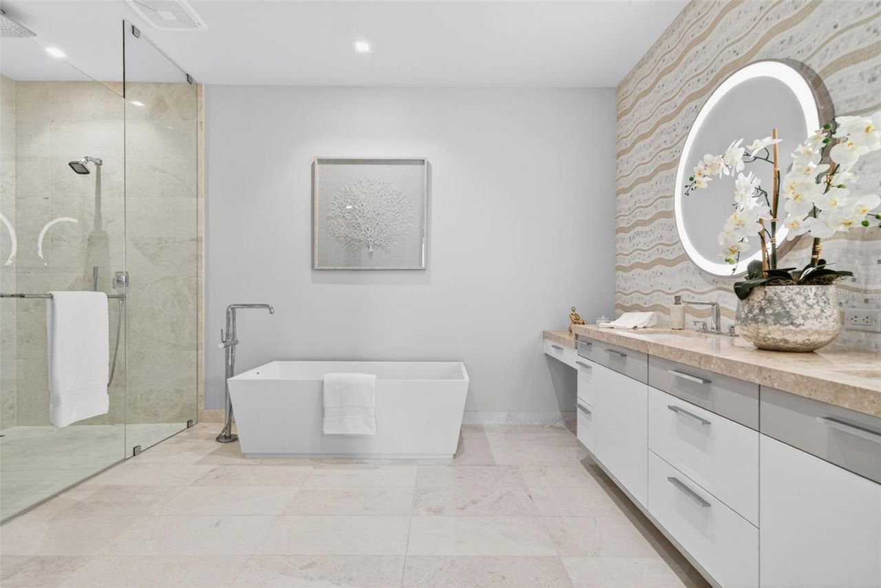 1591 Gulf Of Mexico Drive, Unit 314, Longboat Key, FL 34228 Photo