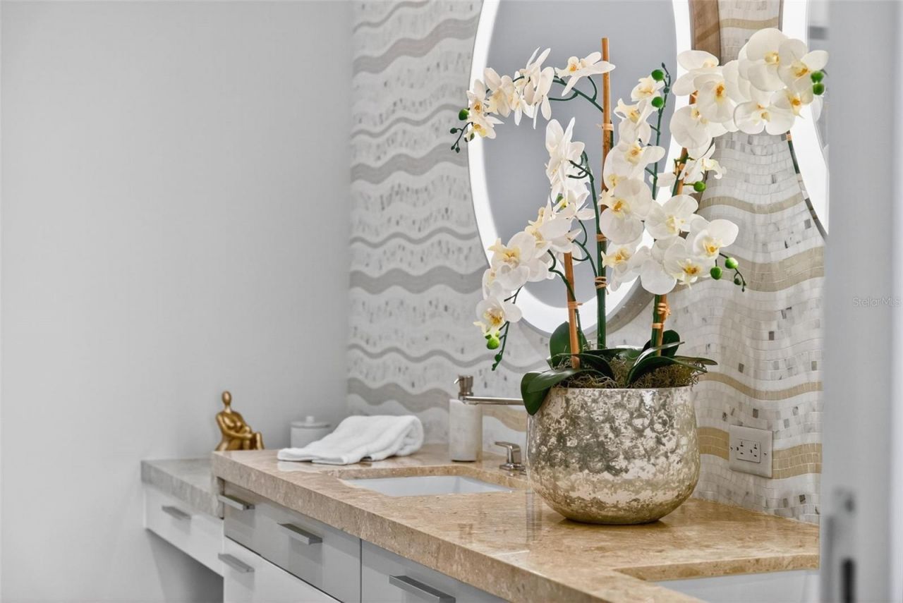 1591 Gulf Of Mexico Drive, Unit 314, Longboat Key, FL 34228 Photo