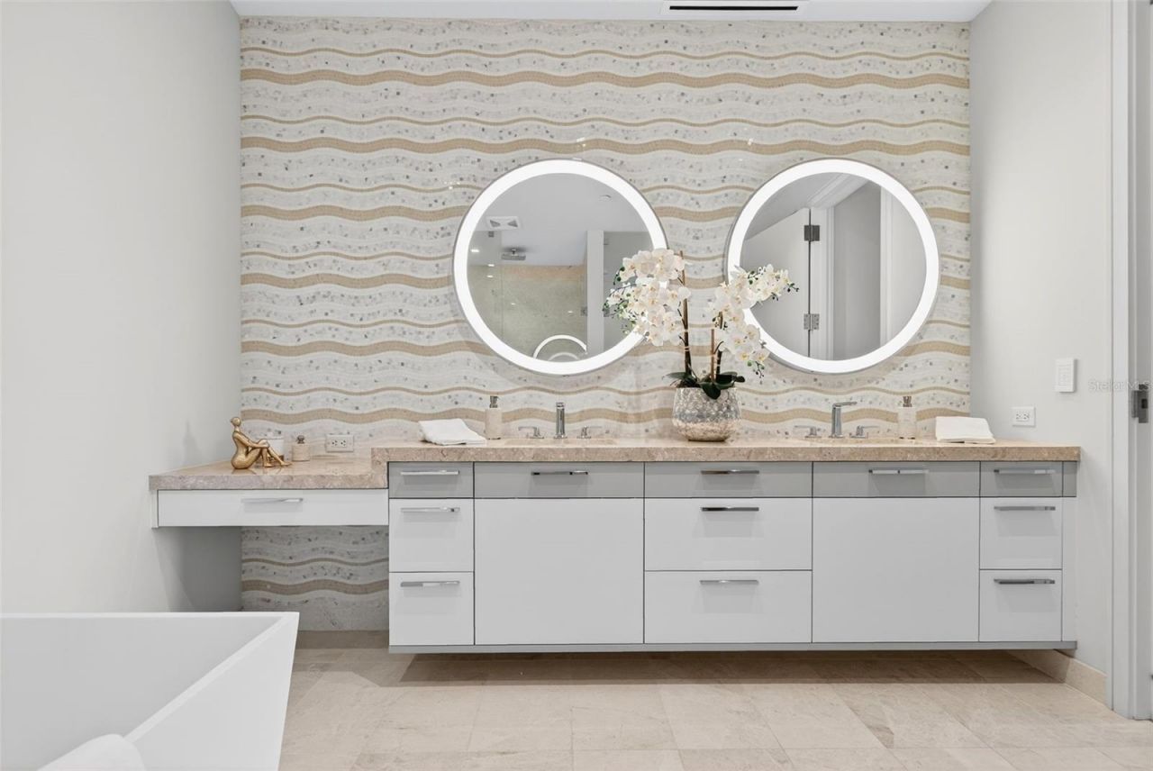 1591 Gulf Of Mexico Drive, Unit 314, Longboat Key, FL 34228 Photo