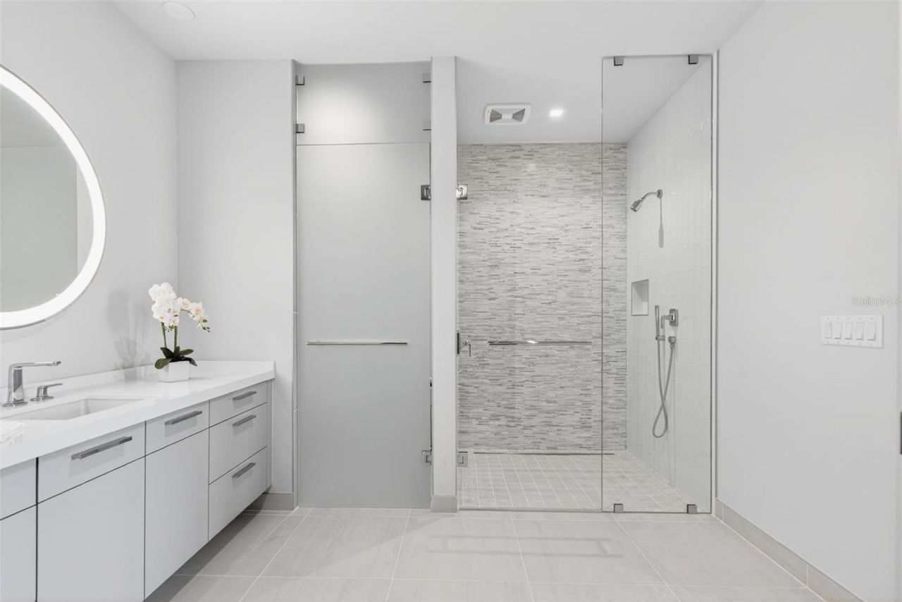 1591 Gulf Of Mexico Drive, Unit 314, Longboat Key, FL 34228 Photo