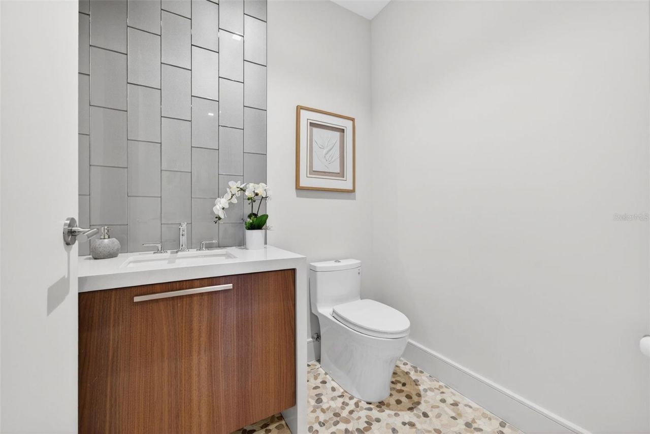 1591 Gulf Of Mexico Drive, Unit 314, Longboat Key, FL 34228 Photo