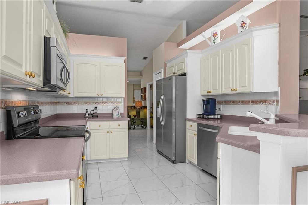 5643 Sandlewood Ct, Unit 2004, Naples, FL 34110 Photo