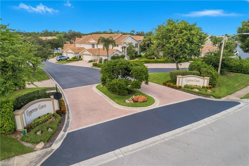 5643 Sandlewood Ct, Unit 2004, Naples, FL 34110 Photo