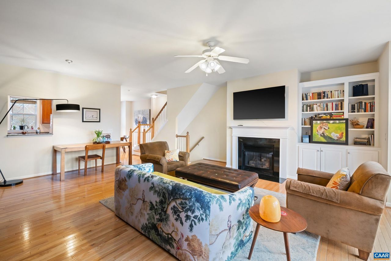 106 Melbourne Prk, Unit F, Charlottesville, VA 22901 Main Photo