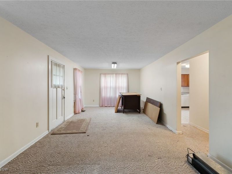 353 Southeast Avenue, Tallmadge, OH 44278 Photo 5