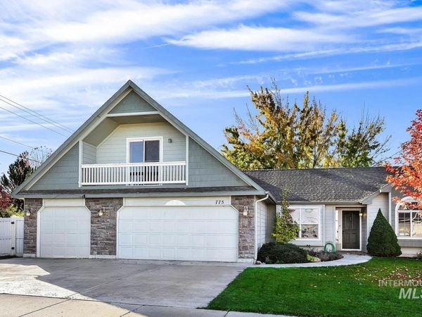 775 E Red Bud St, Kuna, ID 83634