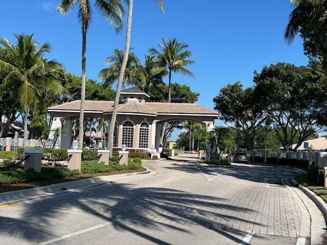 2585 San Andros, West Palm Beach, FL 33411 Photo