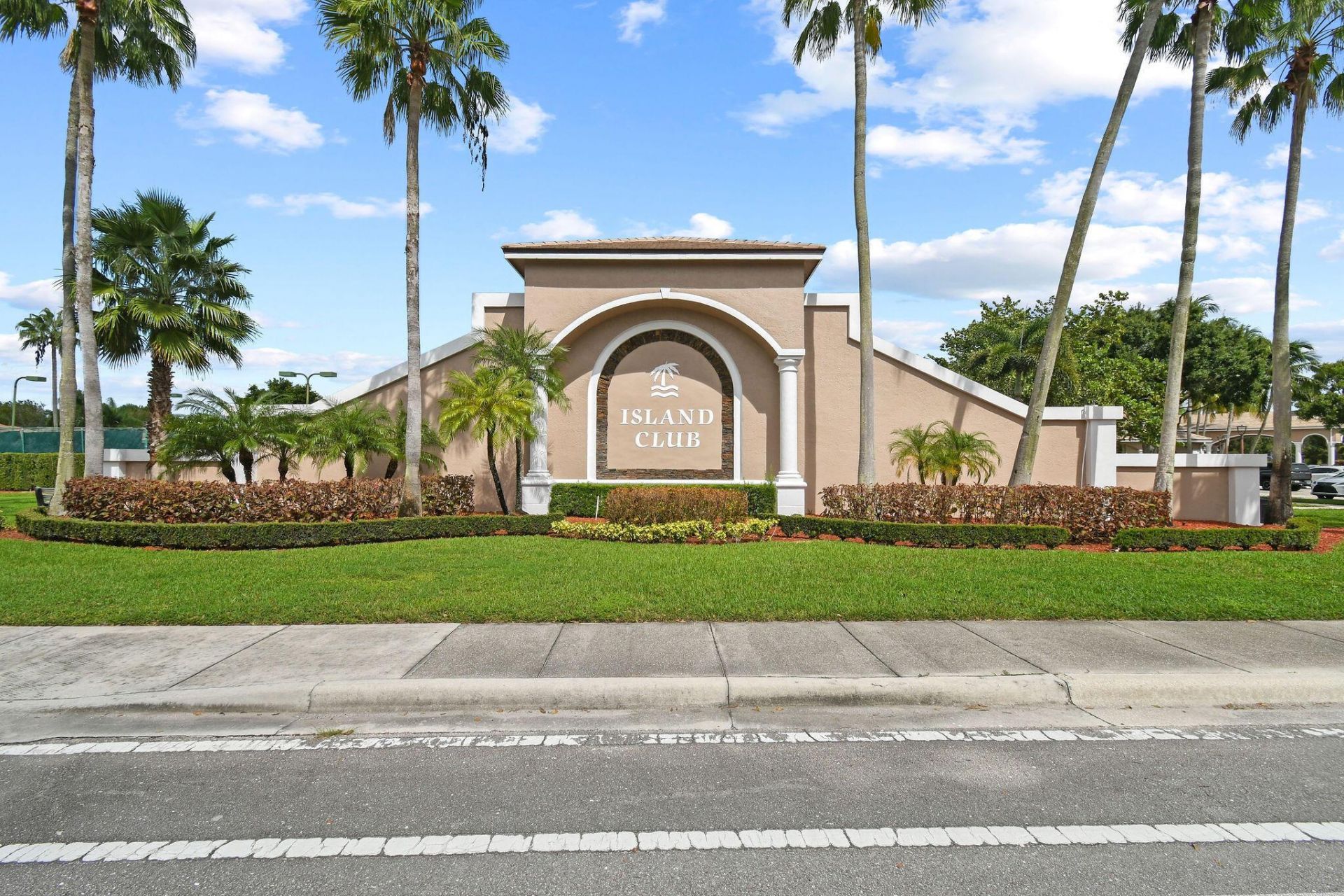 2585 San Andros, West Palm Beach, FL 33411 Photo