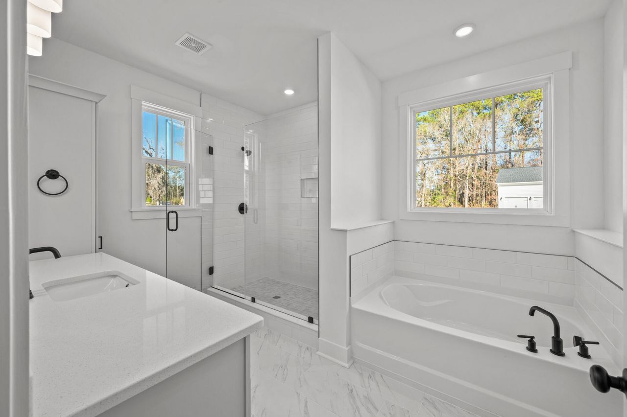 4 Grooms Road Photo 10