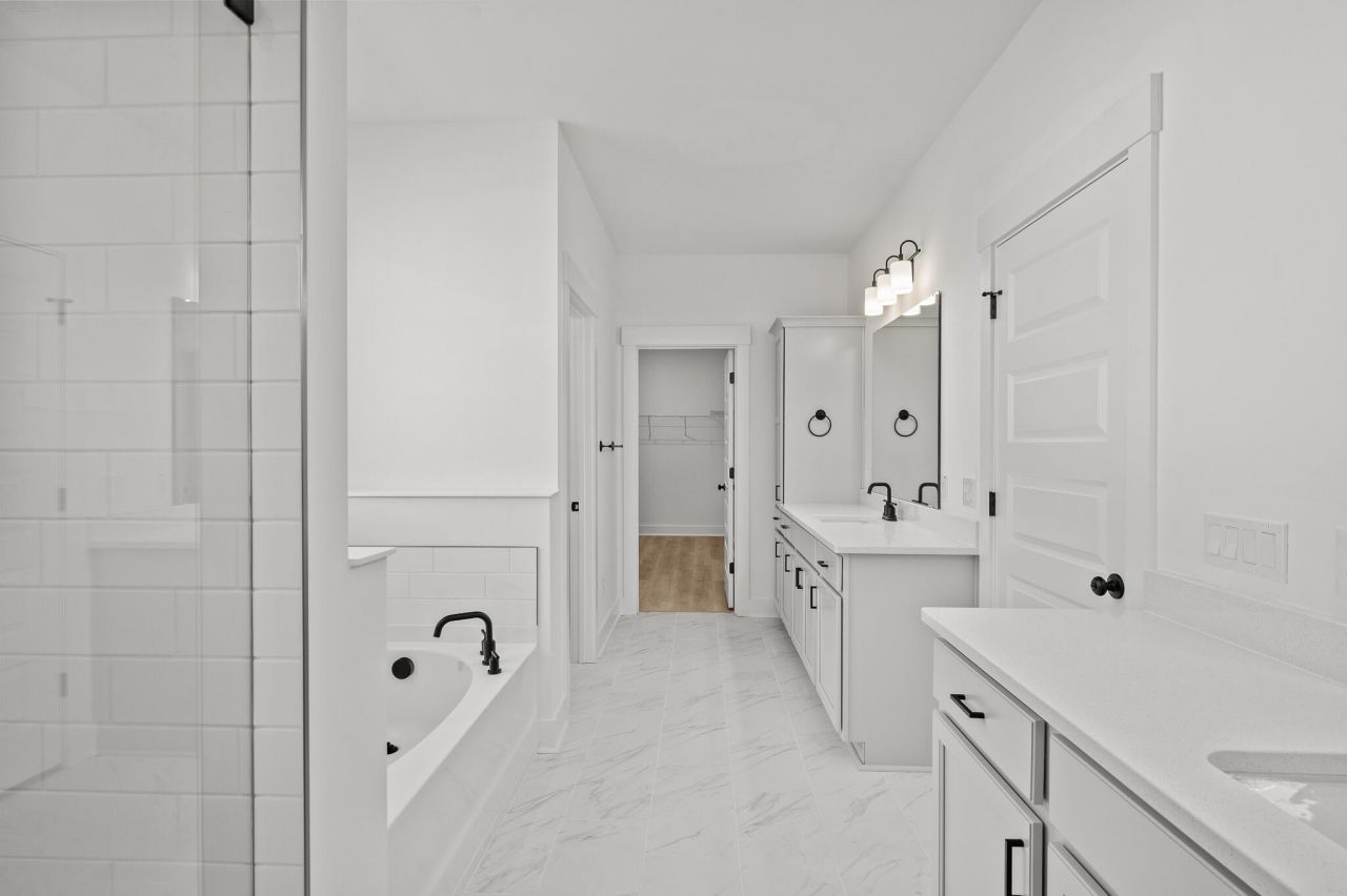 4 Grooms Road Photo 11