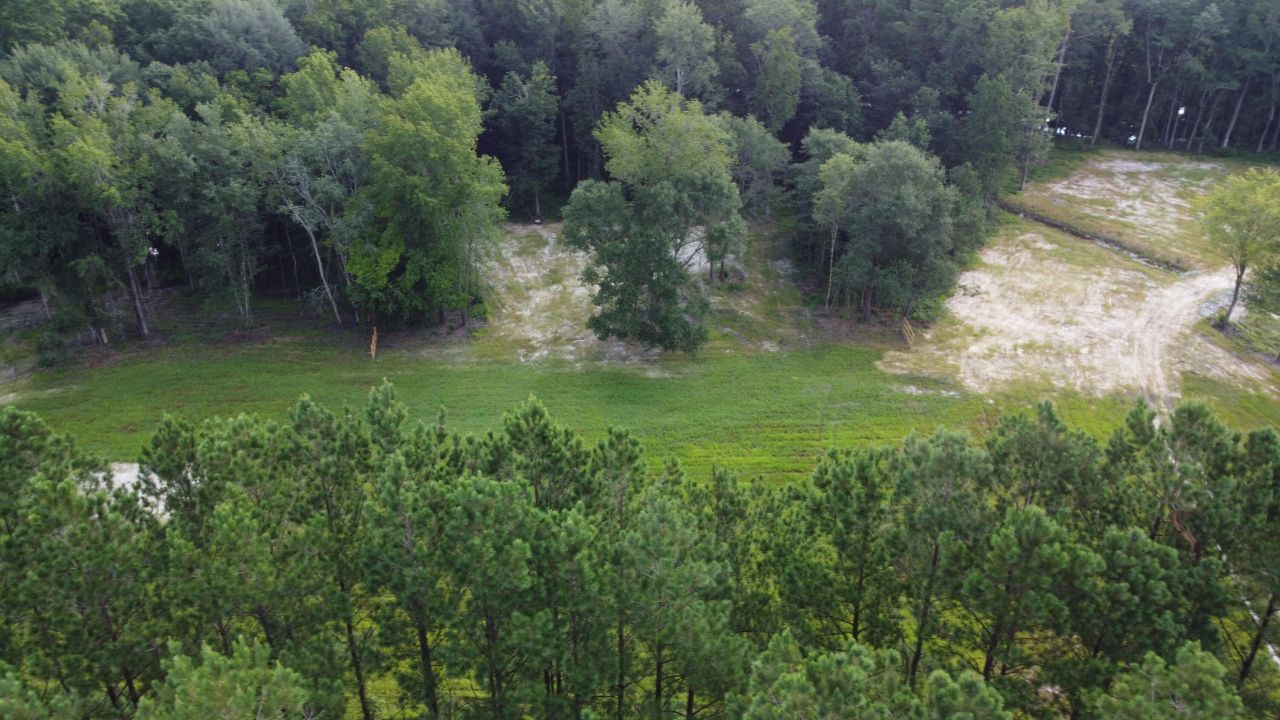 4 Grooms Road Photo 25