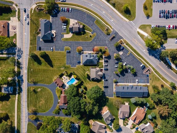 556 Vale Park Road, Valparaiso, IN 46385