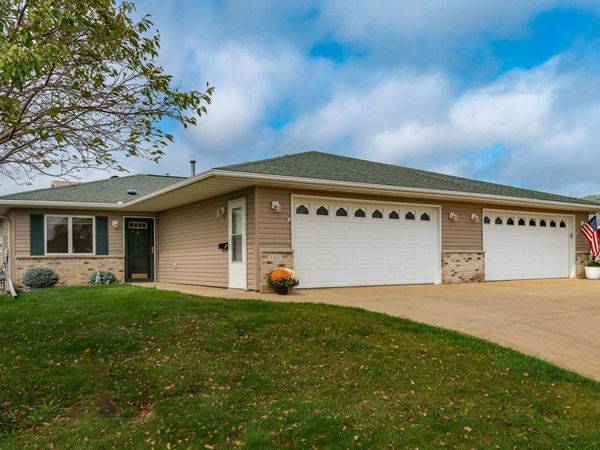 1821 Clubhouse Drive NE, Stewartville, MN 55976