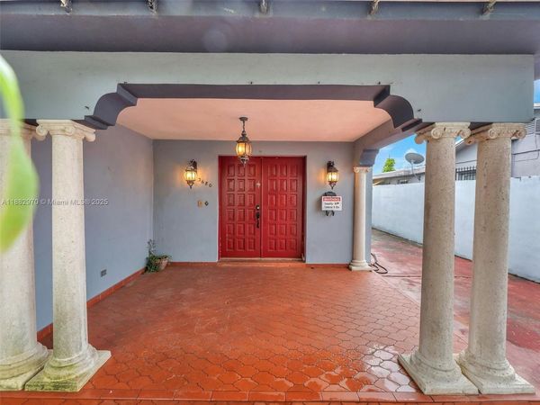 3680 NW 16th St, Miami, FL 33125