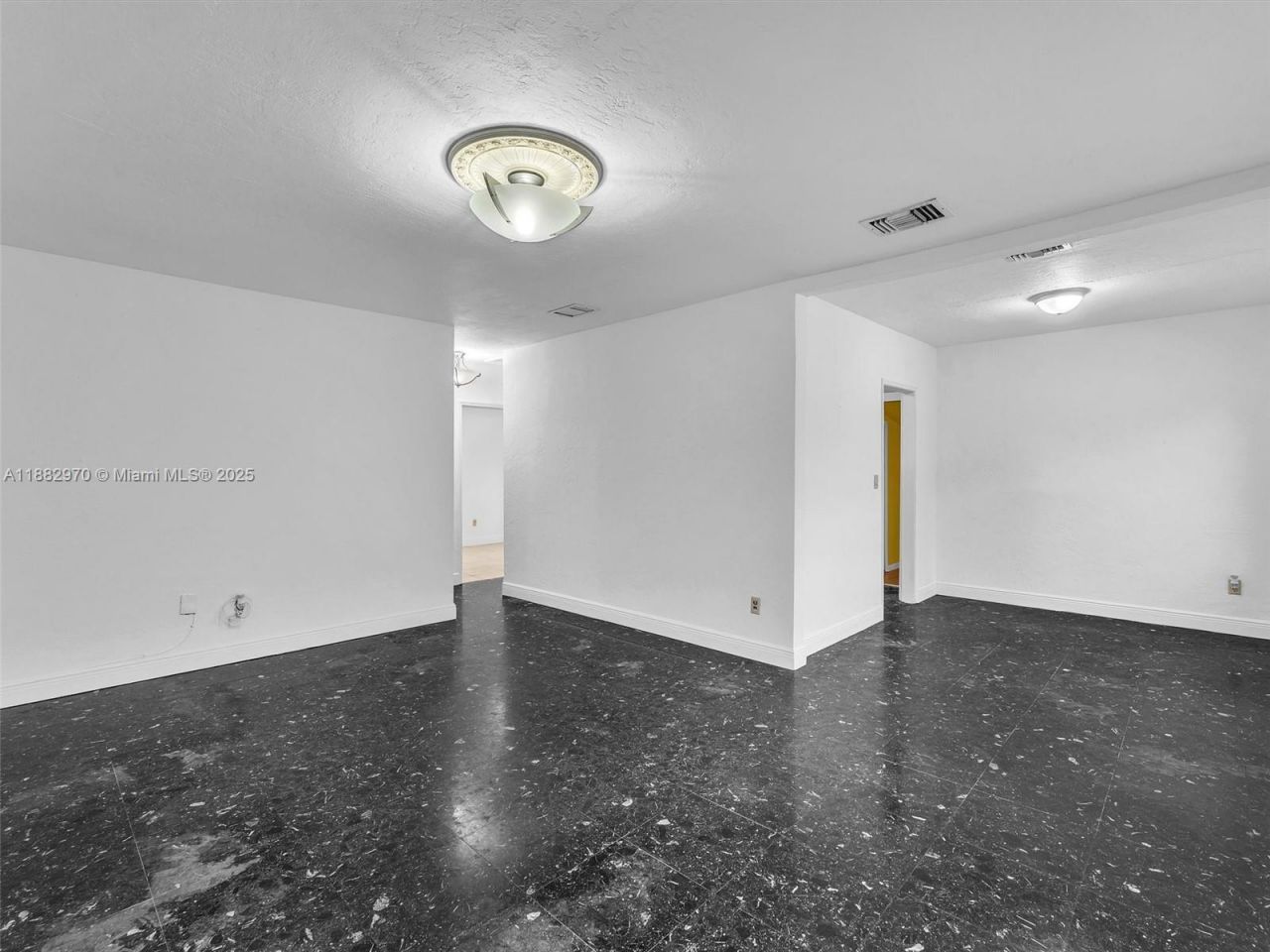 3680 NW 16th St, Miami, FL 33125 Photo