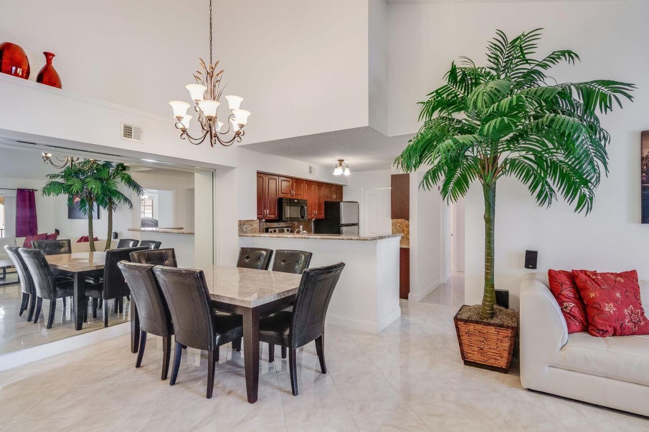 1715 Village Boulevard, Unit 201, West Palm Beach, FL 33409 Photo