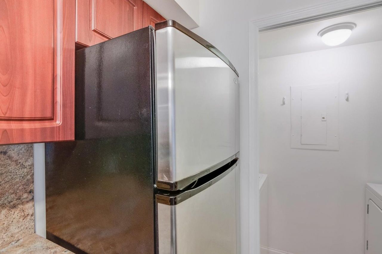 1715 Village Boulevard, Unit 201, West Palm Beach, FL 33409 Photo