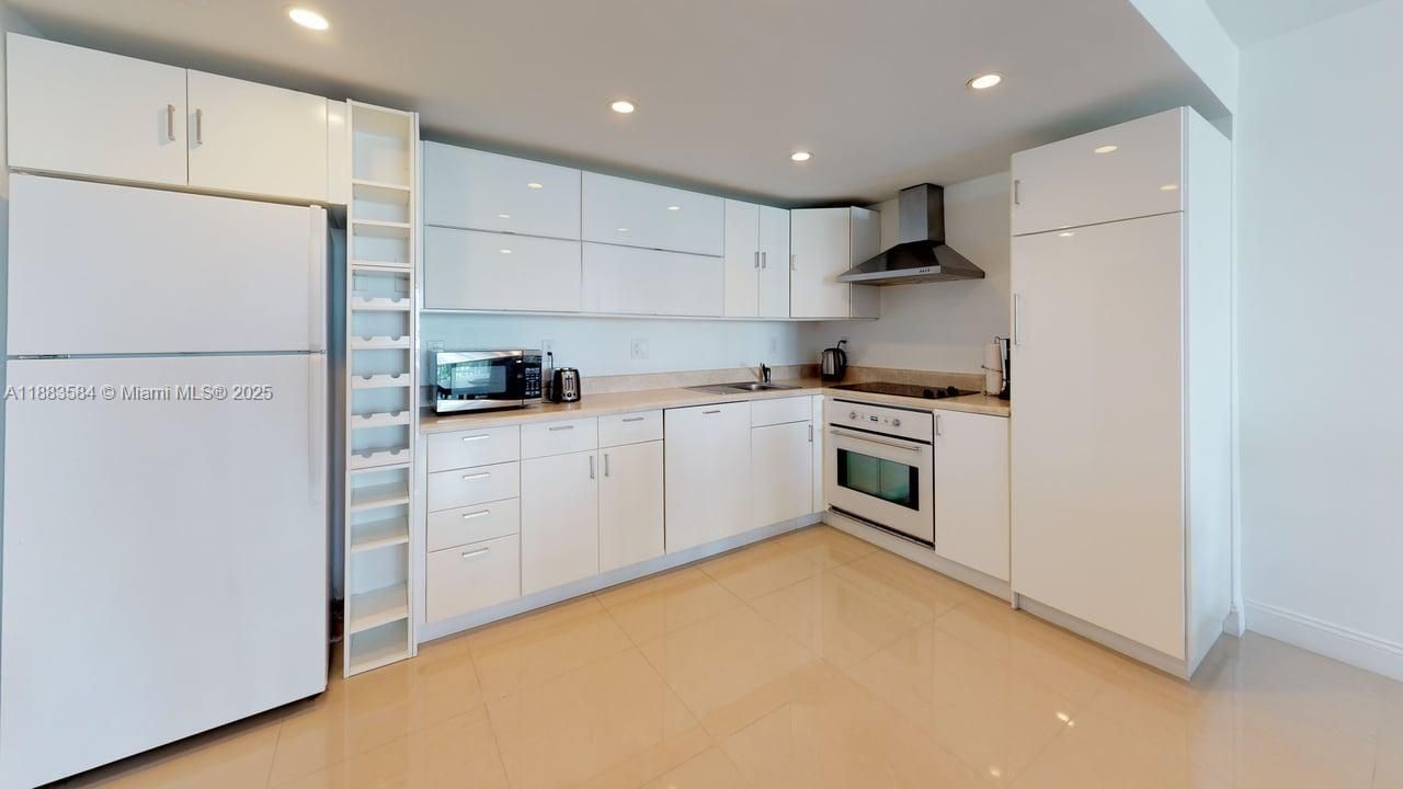 19370 Collins Ave, Unit 620, Sunny Isles Beach, FL 33160 Photo