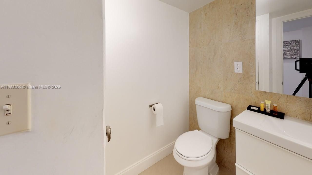 19370 Collins Ave, Unit 620, Sunny Isles Beach, FL 33160 Photo