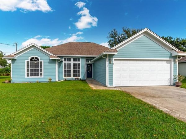 957 SW Jacqueline Avenue, Port St. Lucie, FL 34953